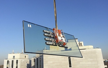 Подъем различных по весу стекол